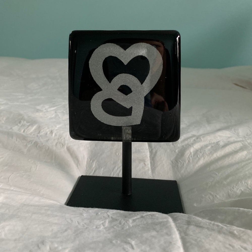 ❤️❤️ Beautiful Imported Swedish Glass Heart Art for Mother’s Day!